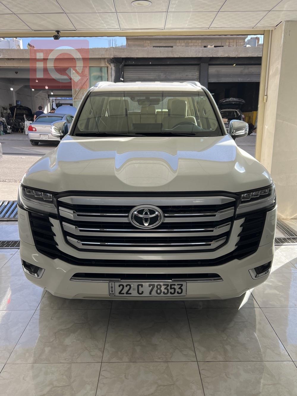 تۆیۆتا لاند کروزەر